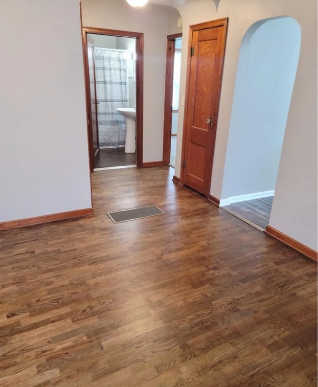 Photo - GREAT SILVER LAKE HOME!!