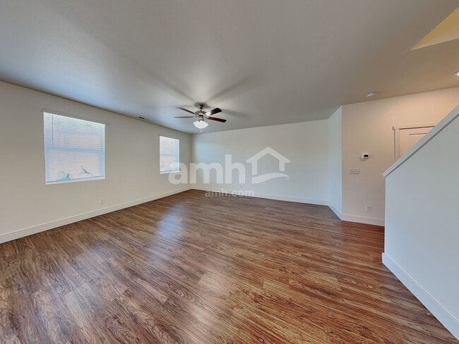 Photo - 6921 35th Pl NE