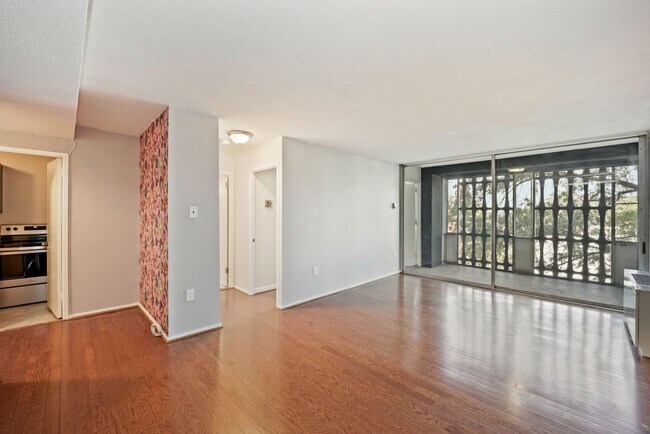 Photo - 1 bedroom 1 bathroom Condo in Navy Yard!