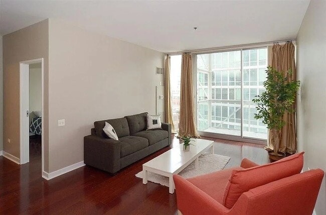 Photo - 653 N Kingsbury St Unit 1004