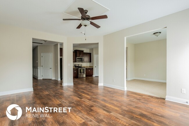 Photo - 1209 Catawba Way