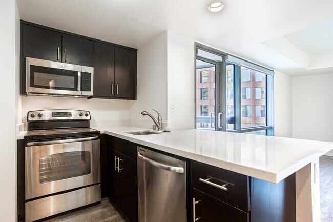 Estudio - Embarcadero 1 - Towers at Rincon