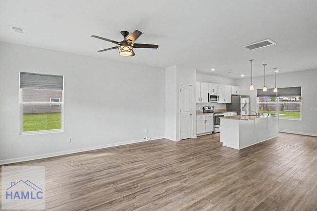 Photo - 137 Castaway Ct