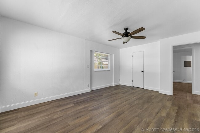 Photo - 3164 SE Hawthorne St