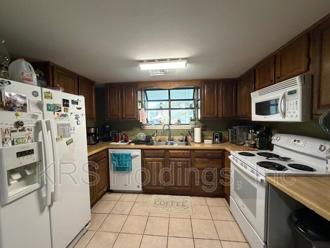 Photo - 4024 Barkleaf Dr