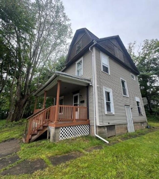 Photo - 213 Flint St