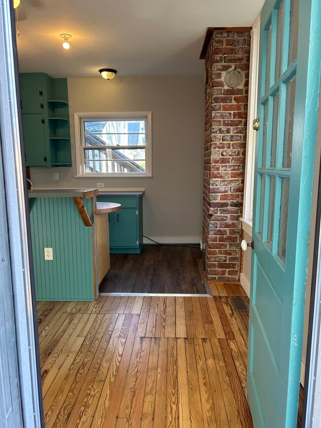 Photo - 1103 Oakwood Ave Unit Apt. 1B