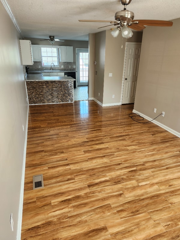 Photo - 219 Hunter Hills Cir