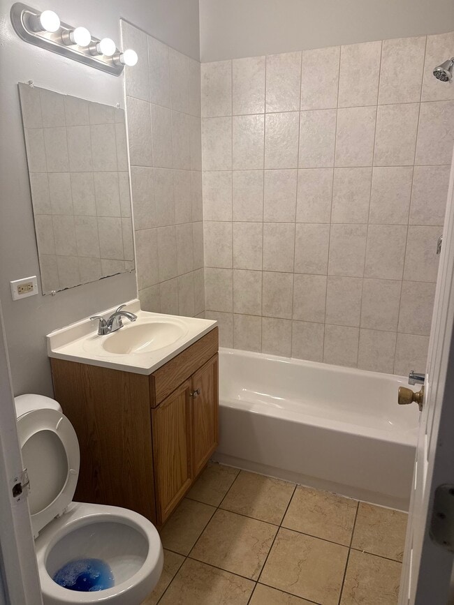 Photo - 1613 W 87th St Unit 302