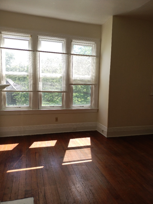 Photo - 3523 Clifton Ave Unidad 2