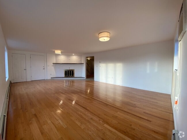 Building Photo - 36 Sears St Unit 4 Rental