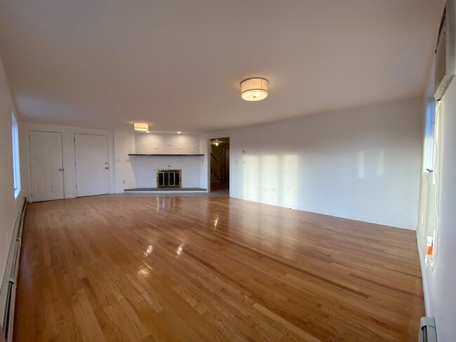 Photo - 36 Sears St Apartments Unit 4