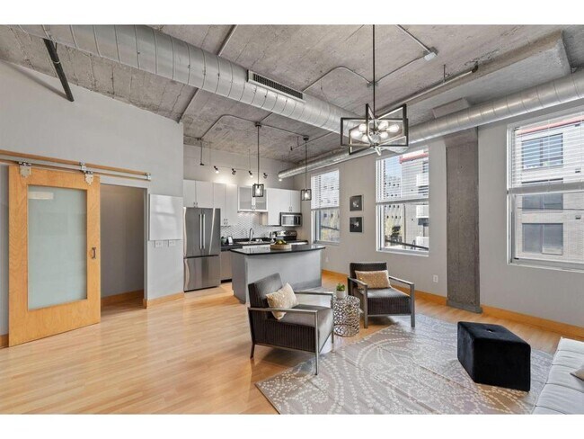 Photo - 918 N 3rd St Unidad 207