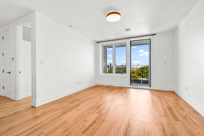 Photo - 627 DeKalb Ave Unit 1