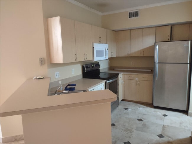 Photo - 2404 Belmont Ln Unit 2404