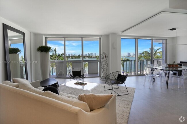 Building Photo - 800 West Ave Unit 421/419 Rental