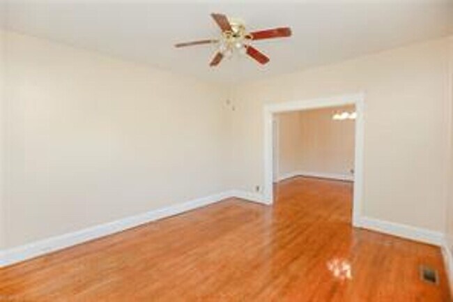 Photo - 3701 Amherst St