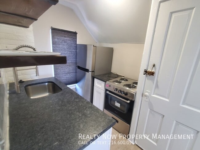 Photo - 1333 W 61st St Unit 3