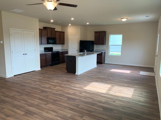 Photo - 821 Independence Ave