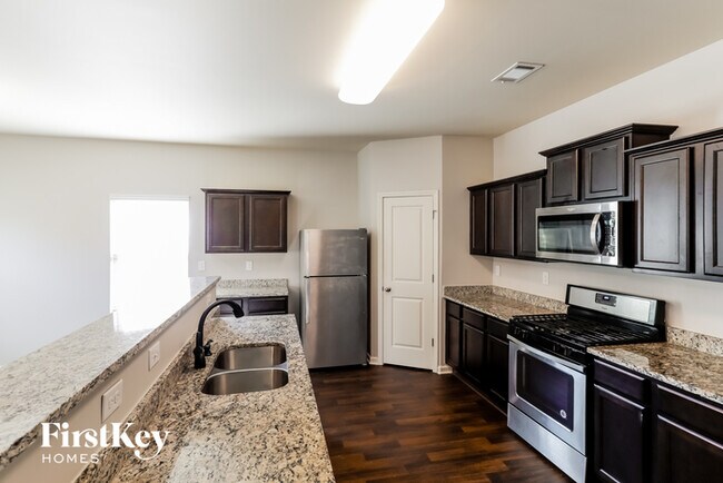 Photo - 215 Holly Way