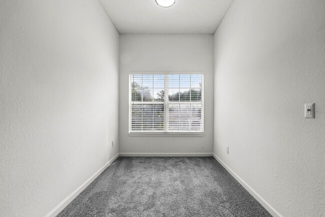 Photo - Eastlake Gardens