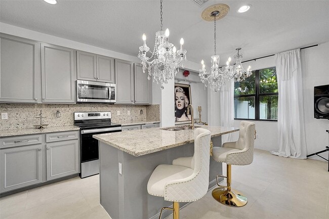 Photo - 455 NW 33rd Ln