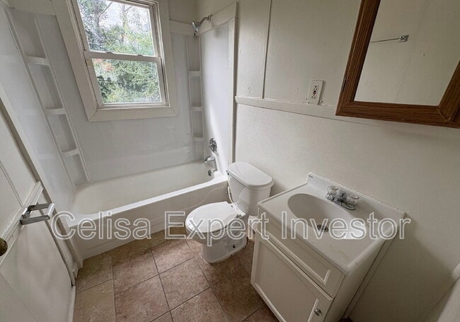 Photo - 3128 Mc Donald St