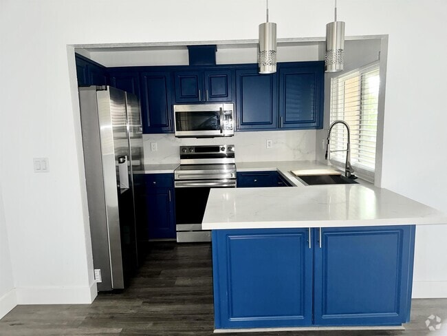 Building Photo - 3250 Ashford St Rental