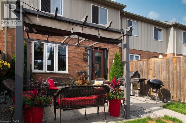 Photo - 511 Victoria Rd N