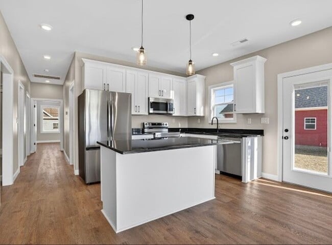 Photo - 104 Joiner Ave