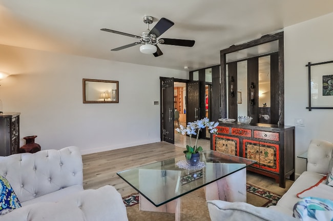 Photo - 24314 Kittridge St