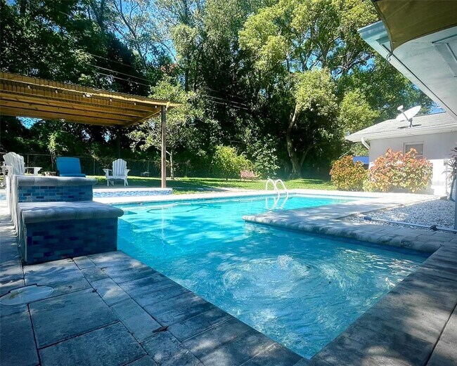 Photo - 764 Forest Glen Rd