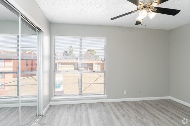 2BR, 1BA - 752SF - Primary Bedroom