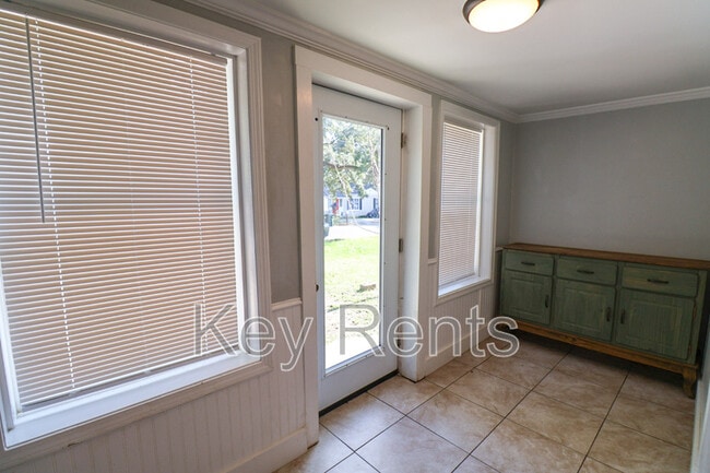 Photo - 206 Brown Rd