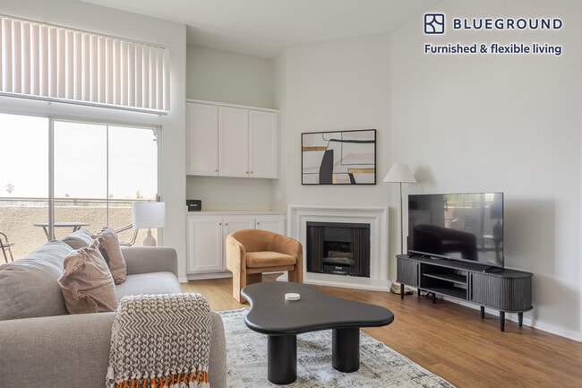 Photo - 2225 S Beverly Glen Blvd Unidad FL3-ID1384