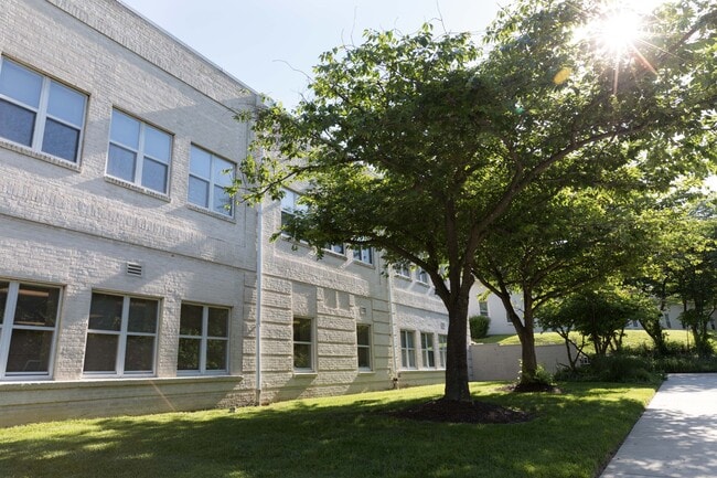 Building Photo - Crossway Community Unit 223