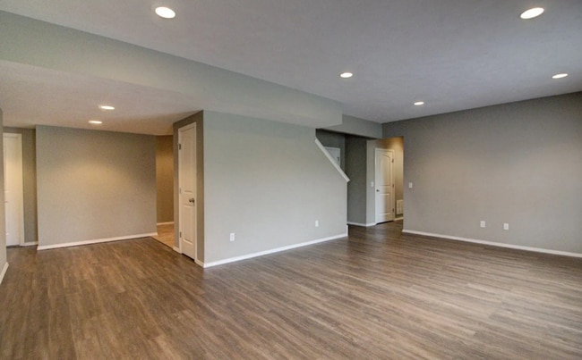 Building Photo - Spacious 5 bedroom rental in Springfield!