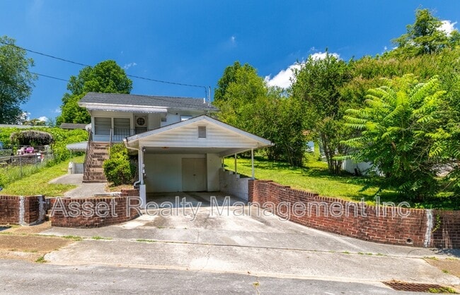 Building Photo - 102 Wainwright Rd