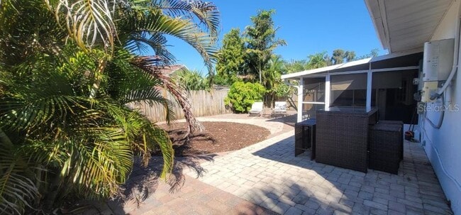 Photo - 3530 Schwalbe Dr