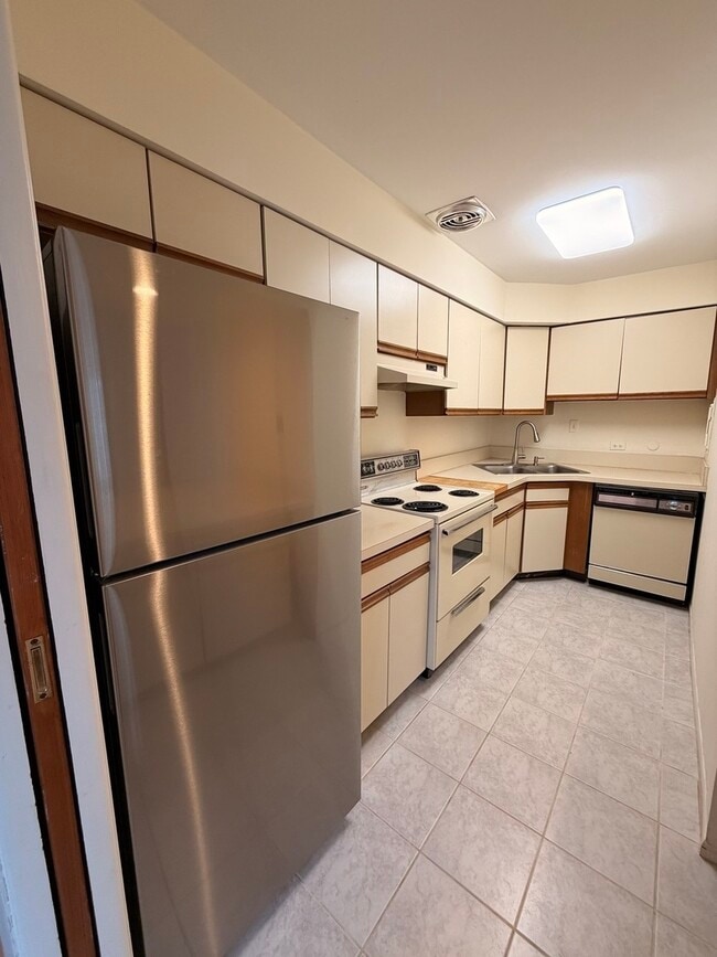 Photo - 1970 Cherry Ln Unit 306