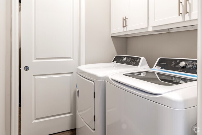2BR, 2BA - 1,136SF - Laundry Room