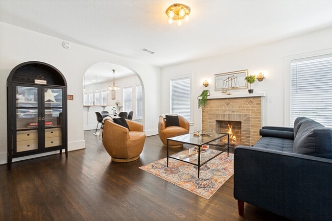 Photo - 6034 Victor St