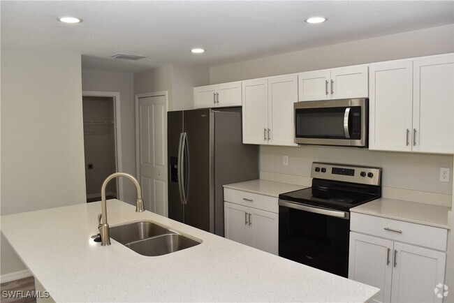 Building Photo - 1683 Nell Rd Rental