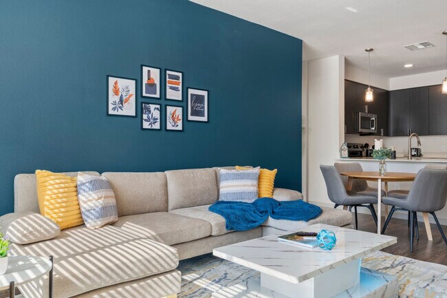 Photo - 711 W Broadway Rd Unidad ID1366961P