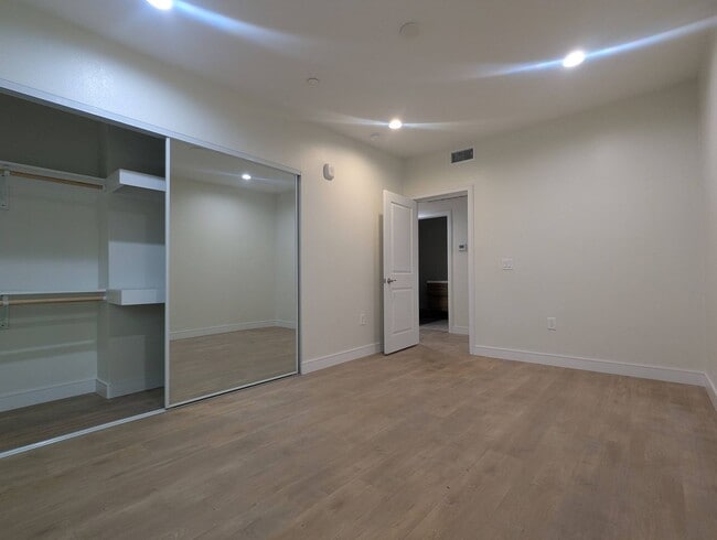 Photo - 14411 Vanowen St Unit 212