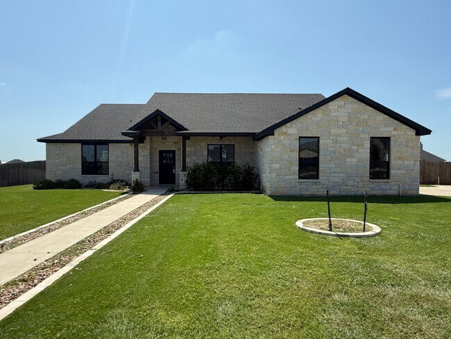 Building Photo - COMING SOON! Rental