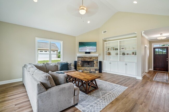 Photo - 202 Sage Ct