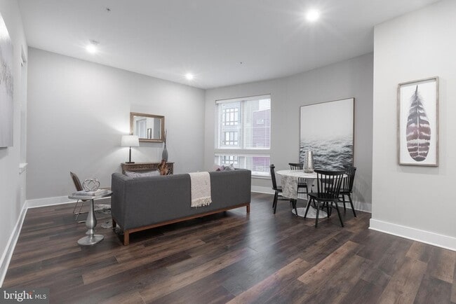 Photo - 1555 Ridge Ave Unidad 402