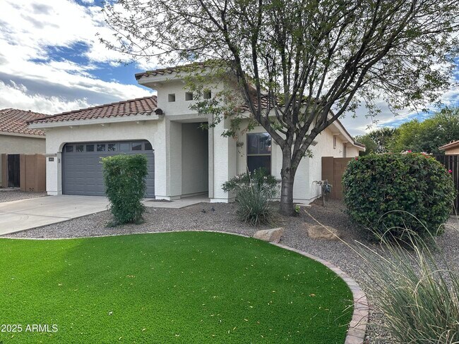 Building Photo - 2653 E Canyon Creek Dr