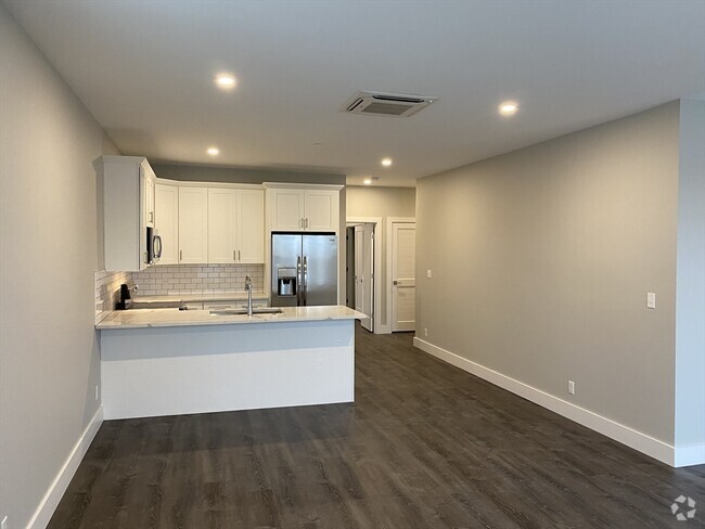 Building Photo - 24 Norwood St Unit 5 Rental